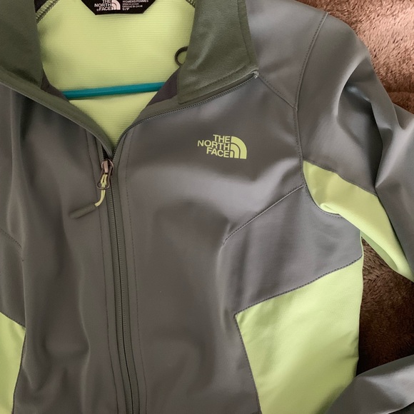 North face soft shell windstopper jacket - Picture 3 of 3